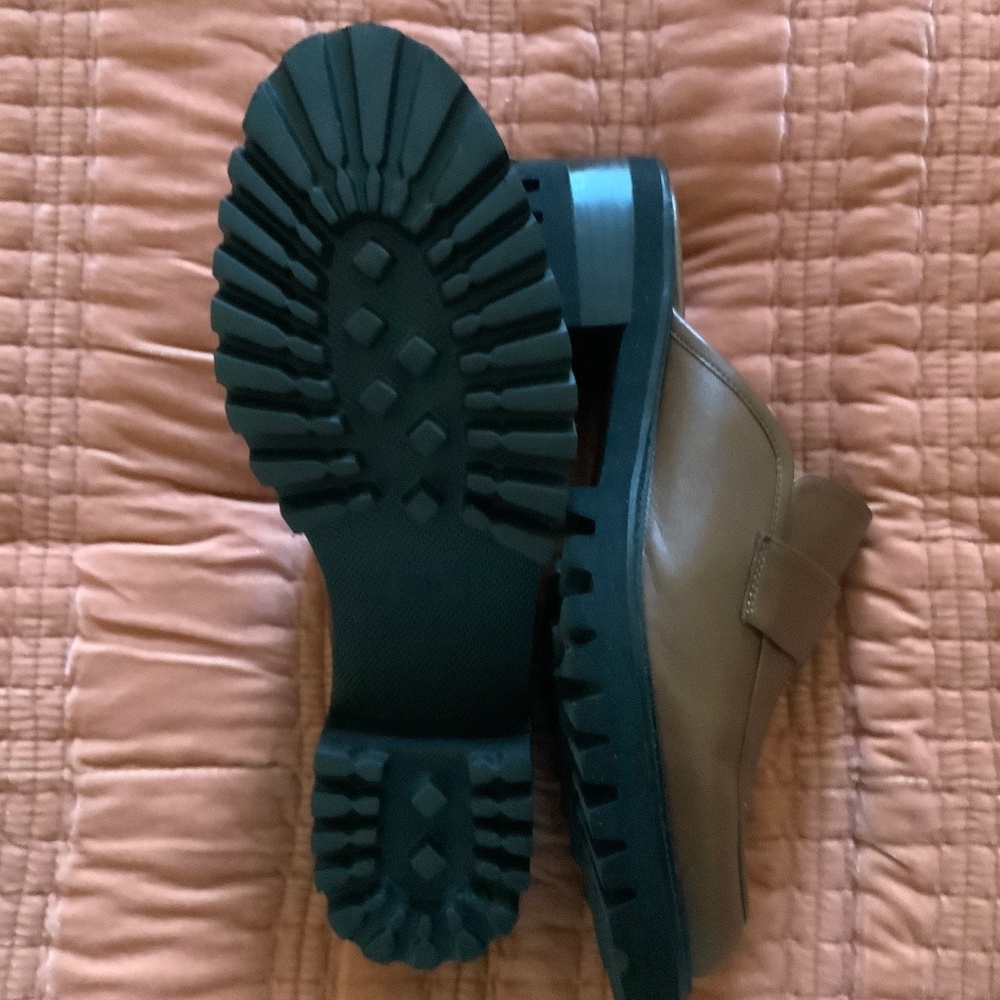 Loafer style chunk heel clog - Picture 2 of 2